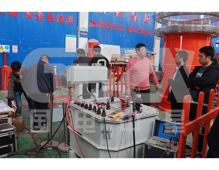 河南客戶參觀電中星設備車間 河南客戶參觀國電中星設備車間